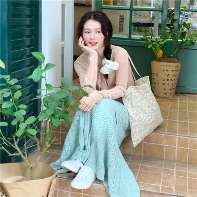 小姑娘艾萝依